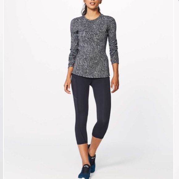 Lululemon Athletica Extra Mile Long Sleeve - Picture 10 of 15